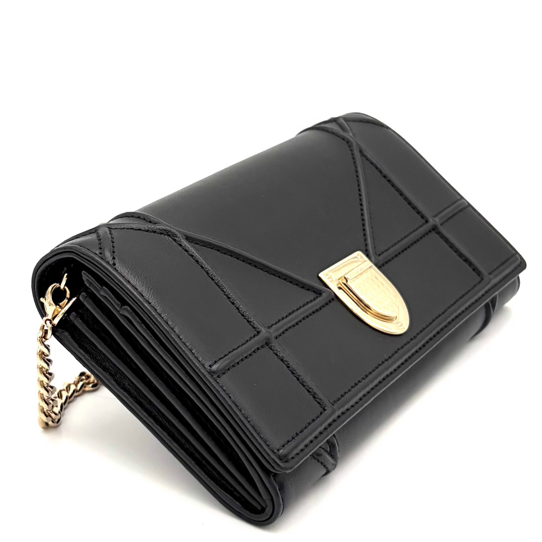 Diorama Grained Calfskin Wallet on Chain