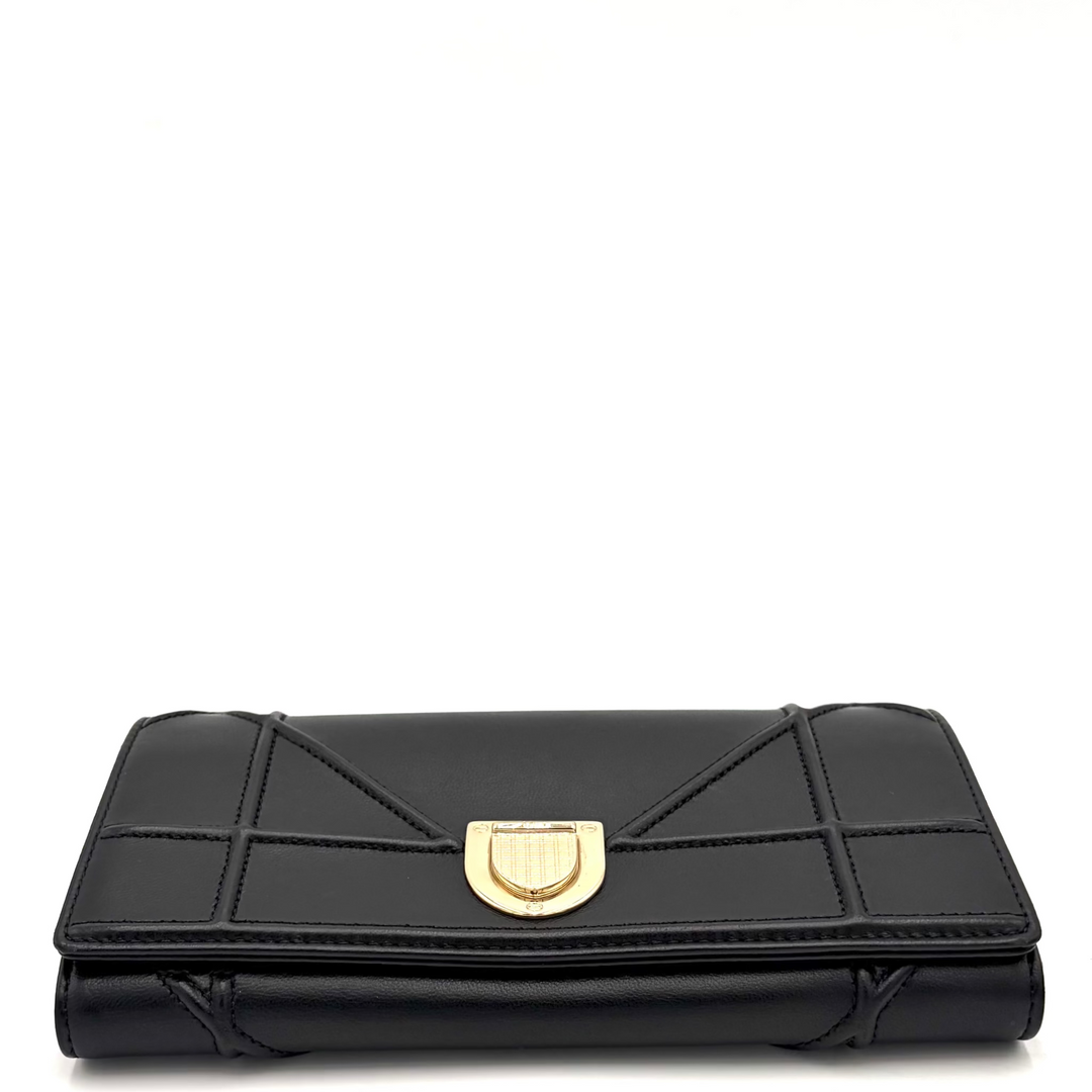 Diorama Grained Calfskin Wallet on Chain