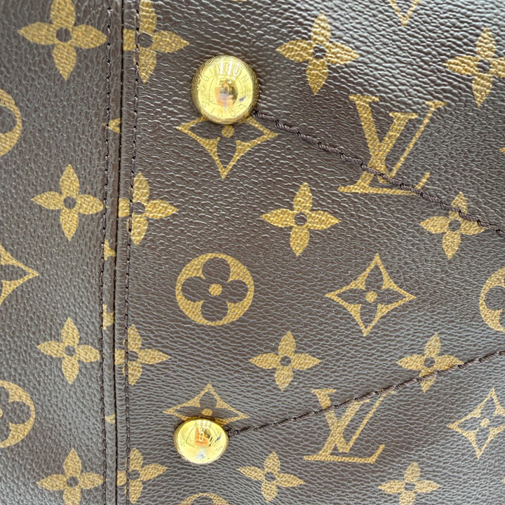 Monogram Canvas Artsy MM Shoulder Bag