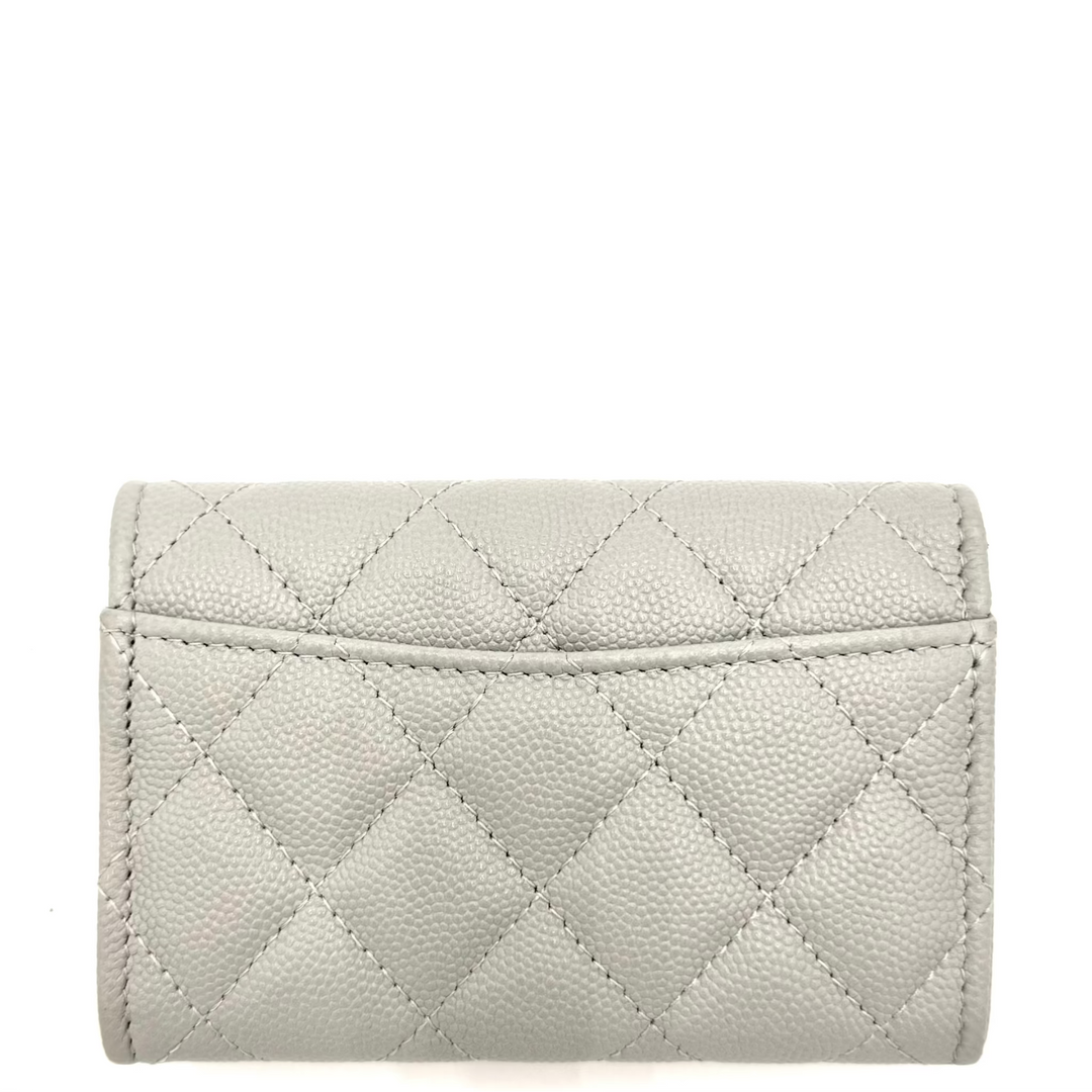 Flap Caviar Quilted Card Holder