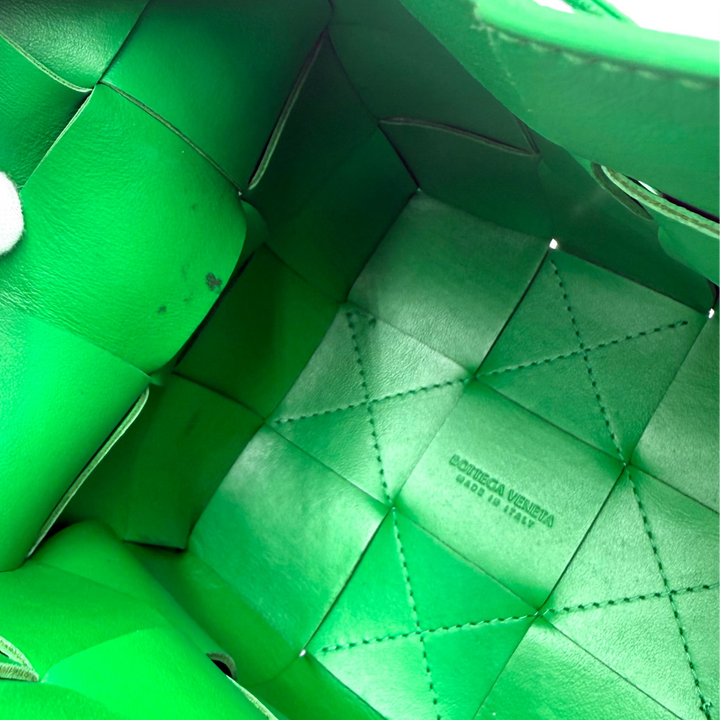 Cassette Small Nappa Maxi Intrecciato Bucket Bag