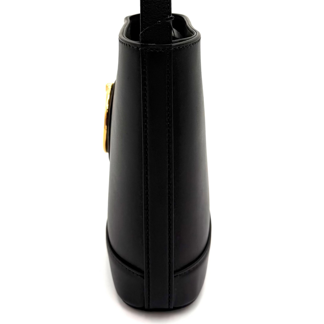 73 Bucket In Black Leather