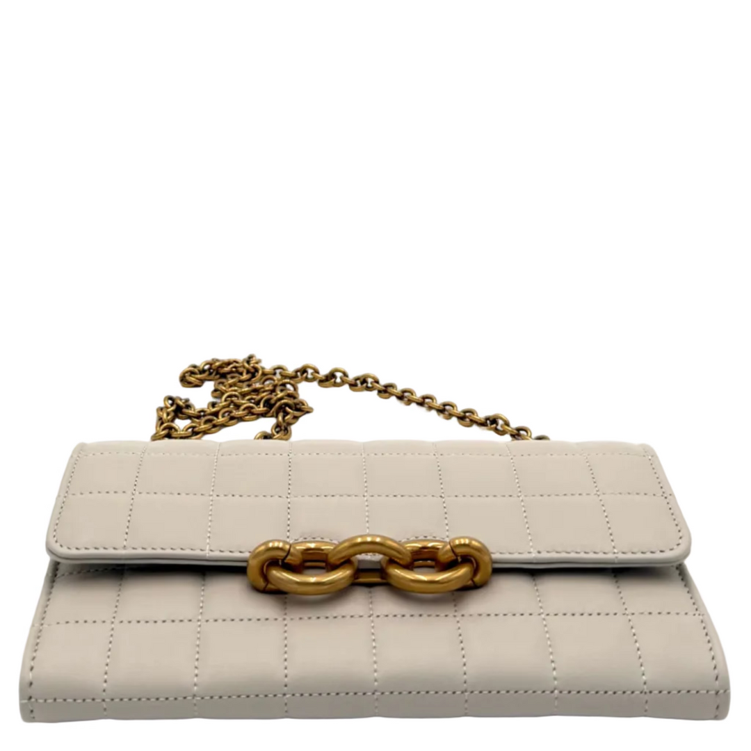 Le Maillon Chocolate Bar Wallet on Chain In Ivory Leather