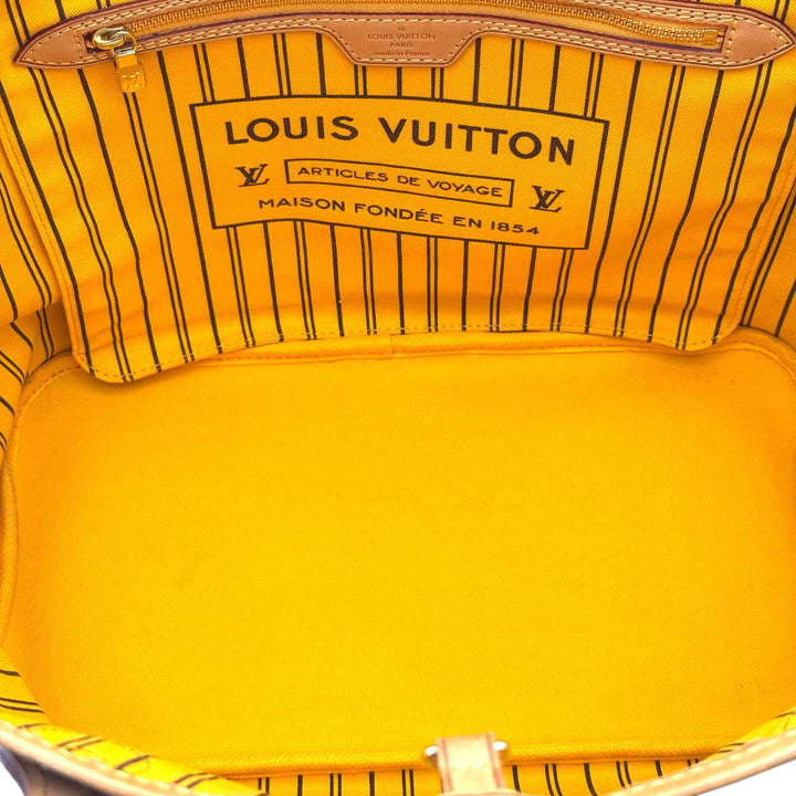 Monogram Neverfull MM with Pouch & Mimosa Interior