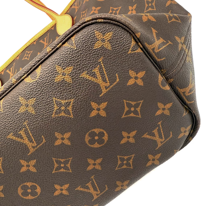 Monogram Neverfull MM with Pouch & Mimosa Interior
