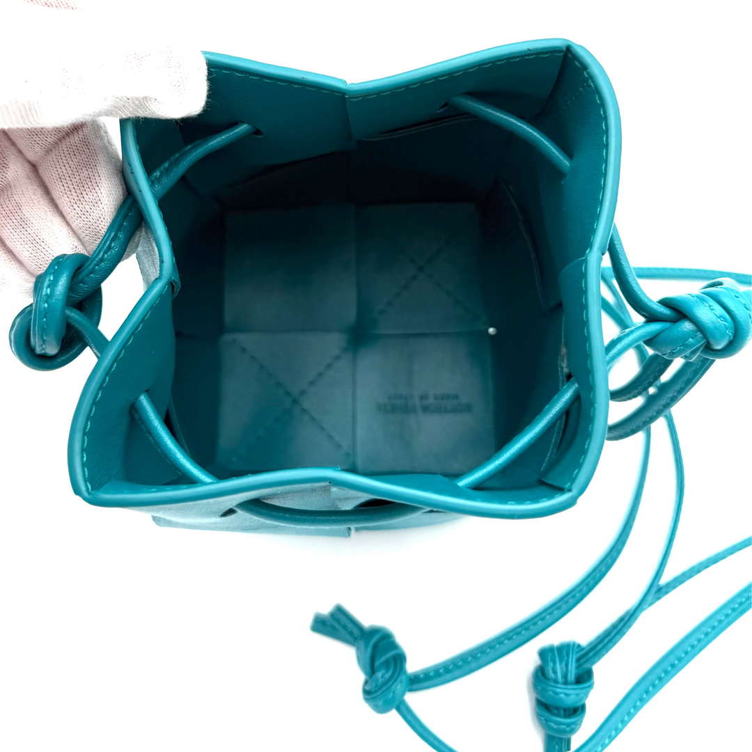 Cassette Mini Nappa Intrecciato Maxi Leather Bucket Bag