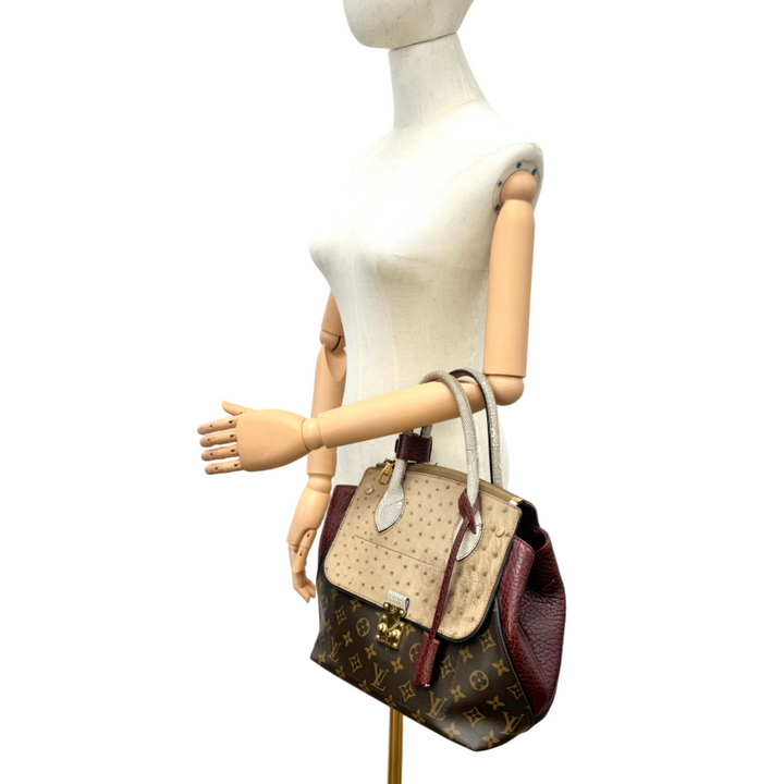 Majesteaux Exotique Tote Bag