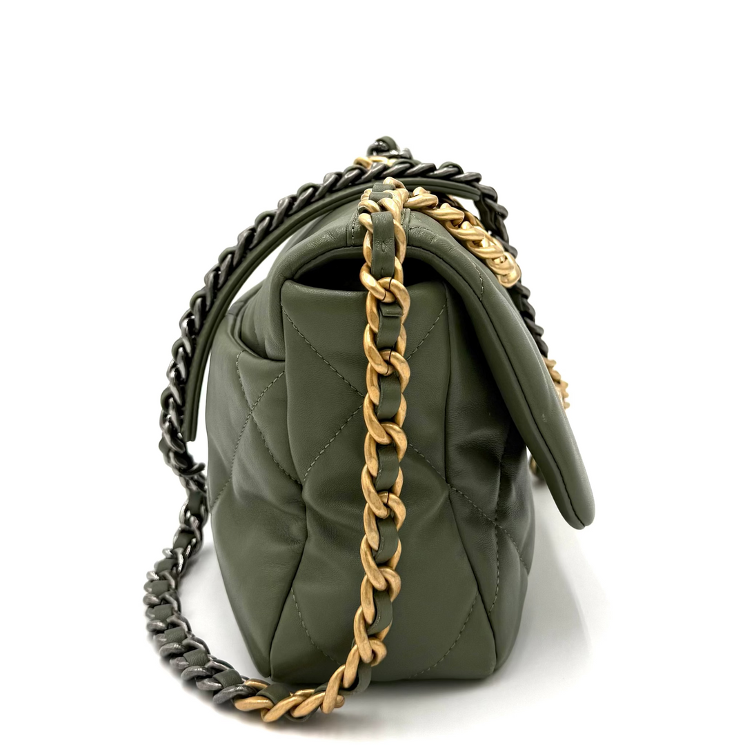 19 Medium Lambskin Leather Handbag