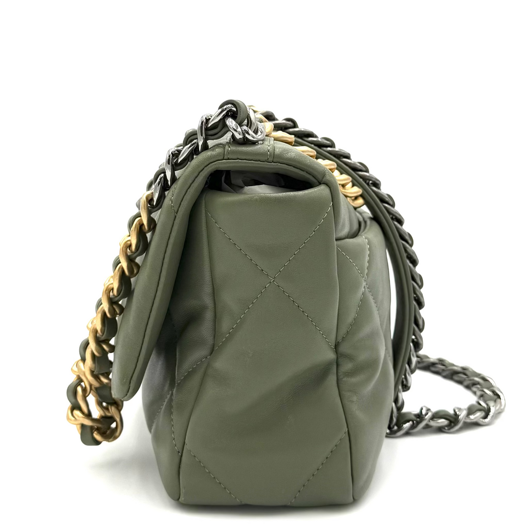 19 Medium Lambskin Leather Handbag