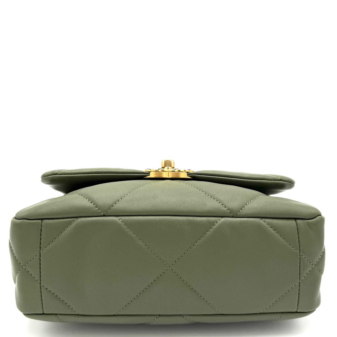 19 Medium Lambskin Leather Handbag