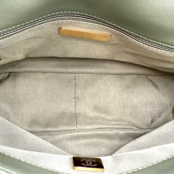 19 Medium Lambskin Leather Handbag