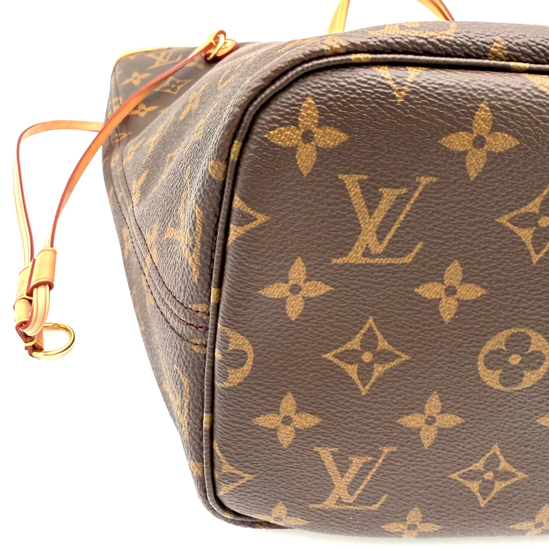 Neverfull MM Monogram Canvas Tote Bag with Pochette