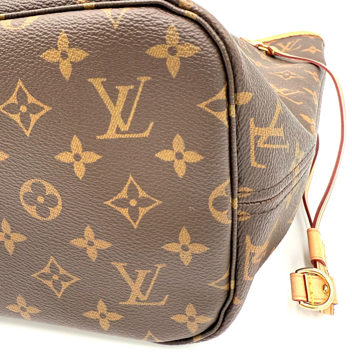 Neverfull MM Monogram Canvas Tote Bag with Pochette