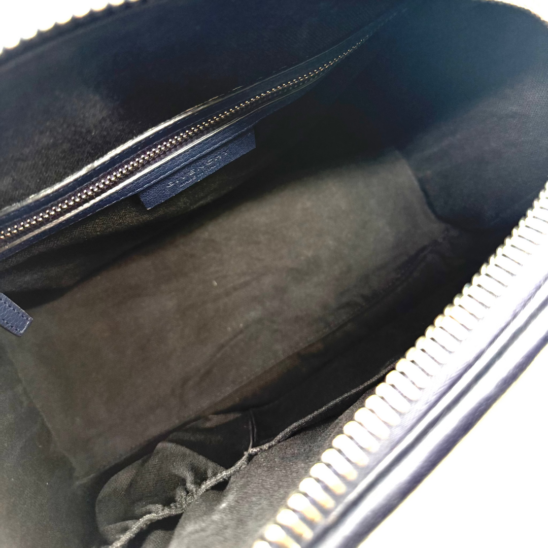 Antigona Medium Calfskin Leather Bag