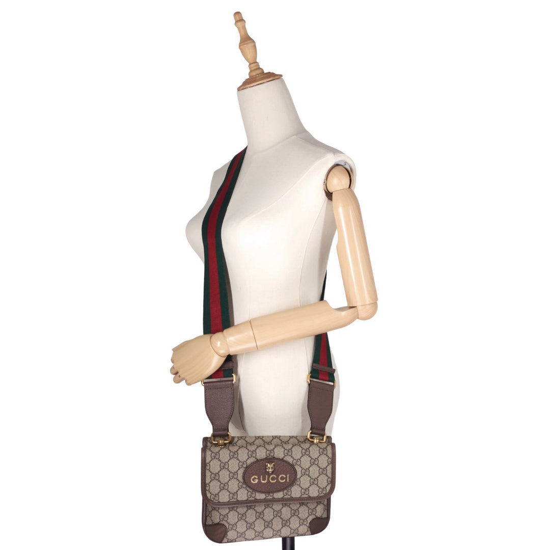 Neo Small Vintage GG Supreme Canvas Messenger Bag