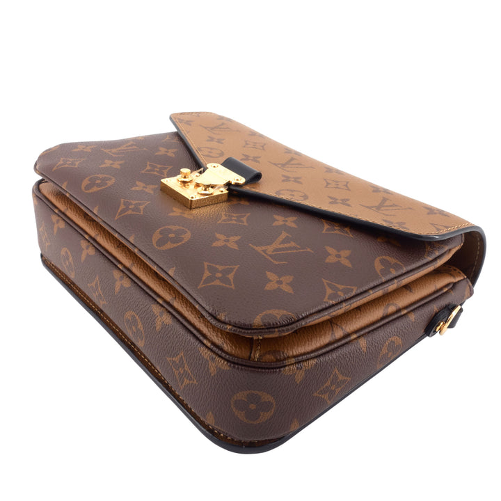 Pochette Metis Reverse Monogram Canvas Bag