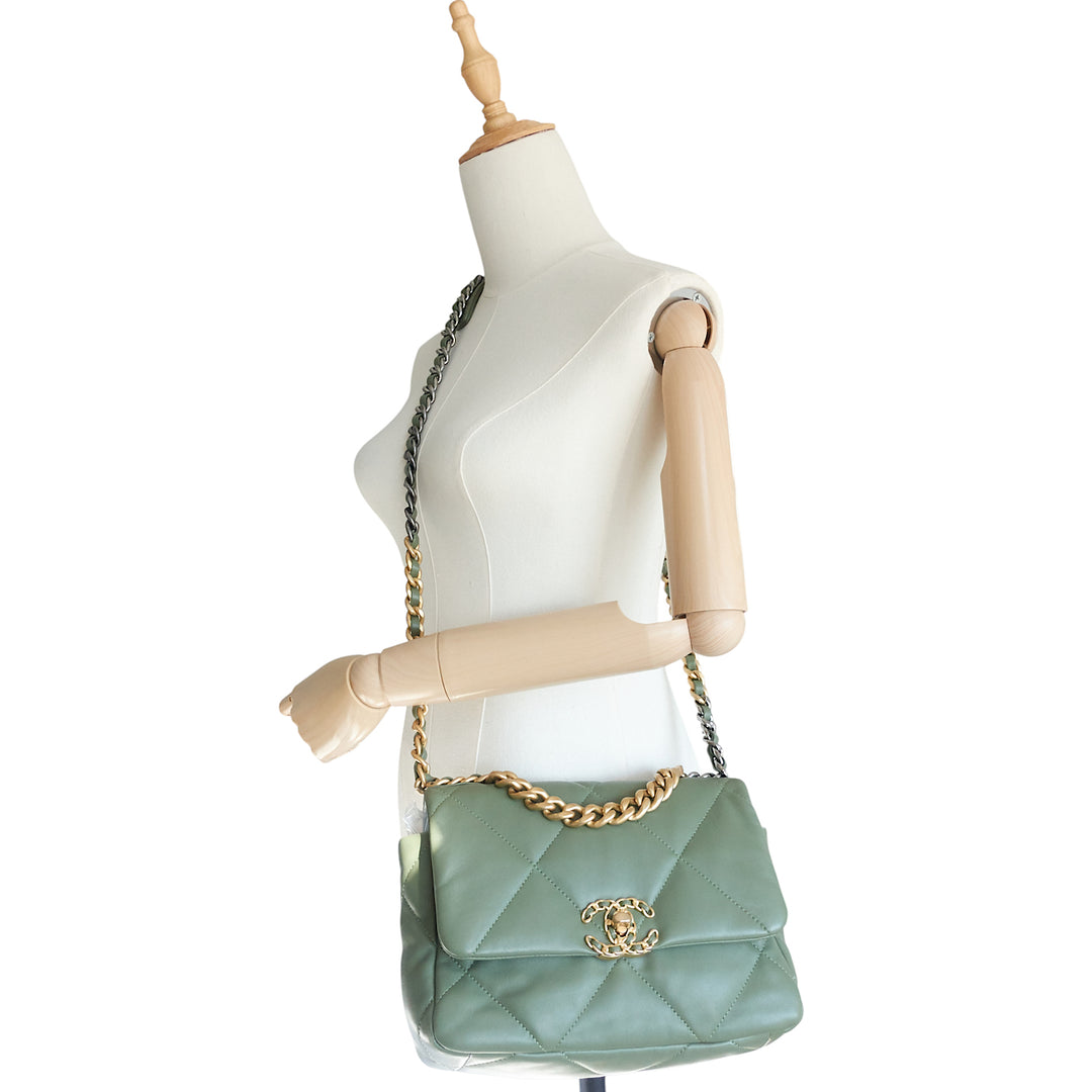 19 Medium Lambskin Leather Handbag