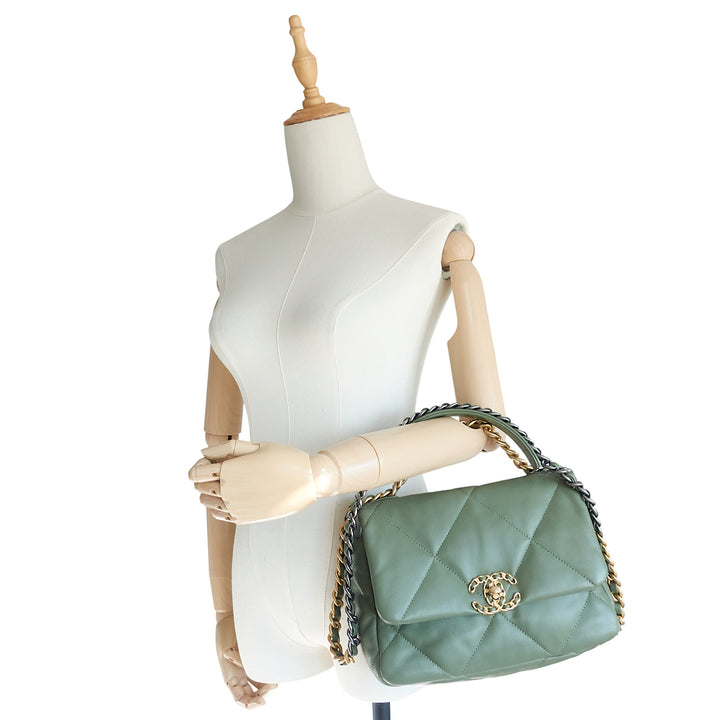 19 Medium Lambskin Leather Handbag