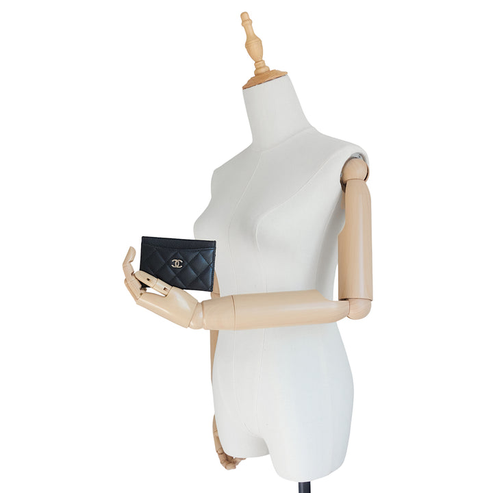 Classic Caviar Leather Cardholder