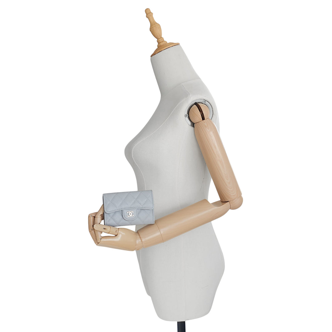 Flap Caviar Quilted Card Holder