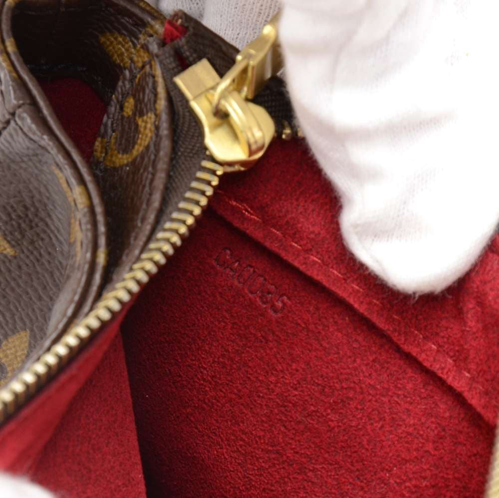 viva cite pm monogram canvas shoulder bag