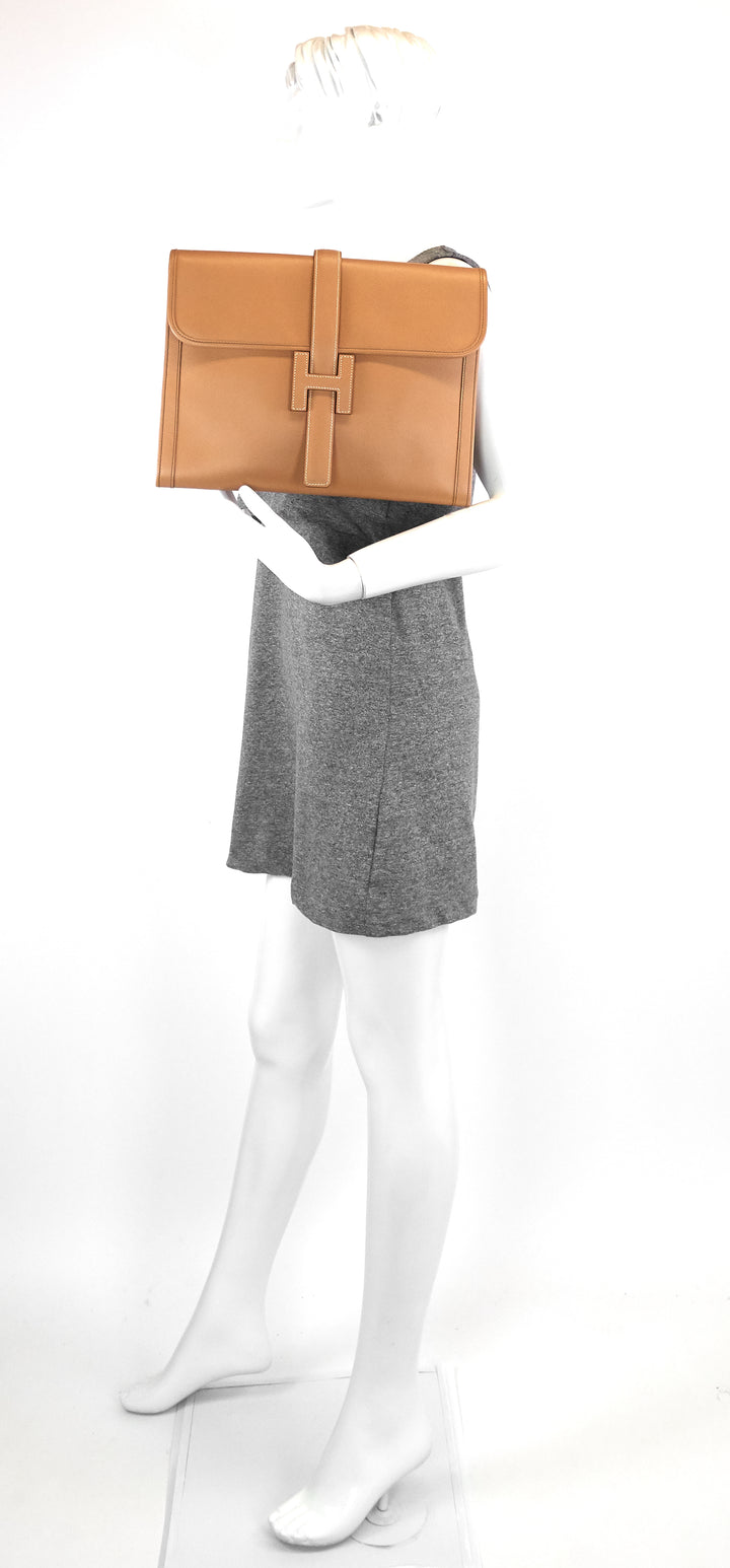 jige gm courchevel leather clutch bag