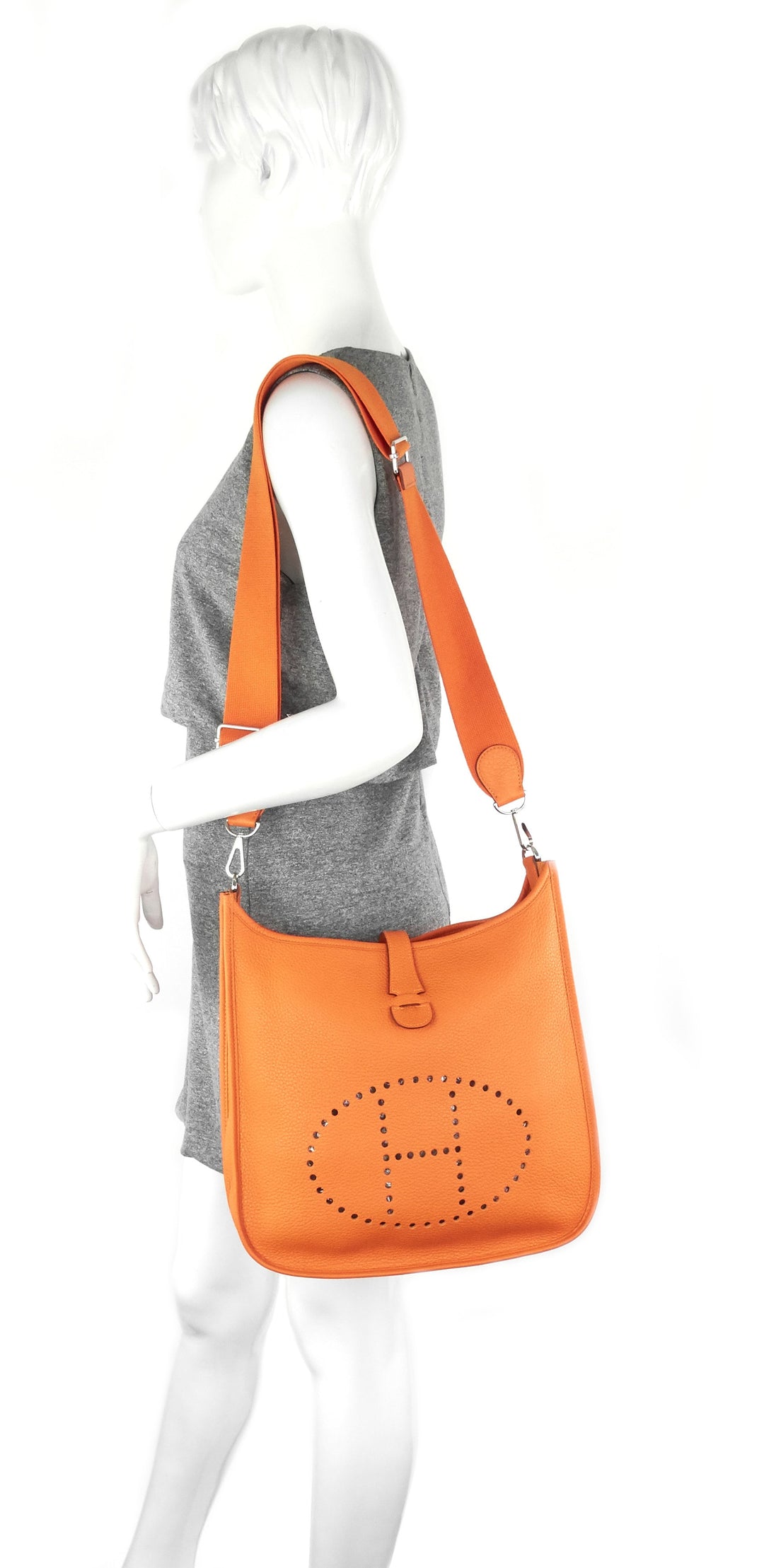 evelyne lll 33 gm clemence leather bag