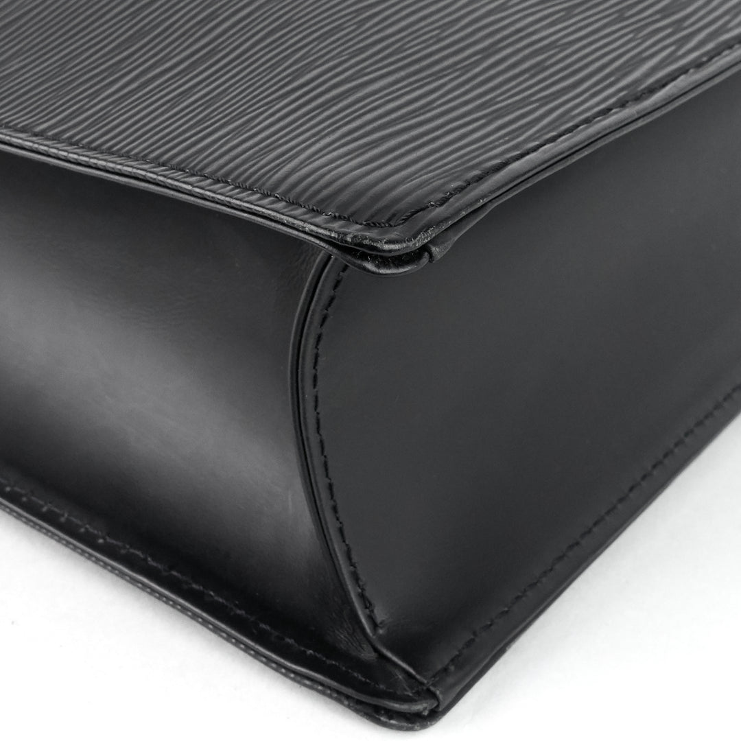 sac plat gm black epi leather bag