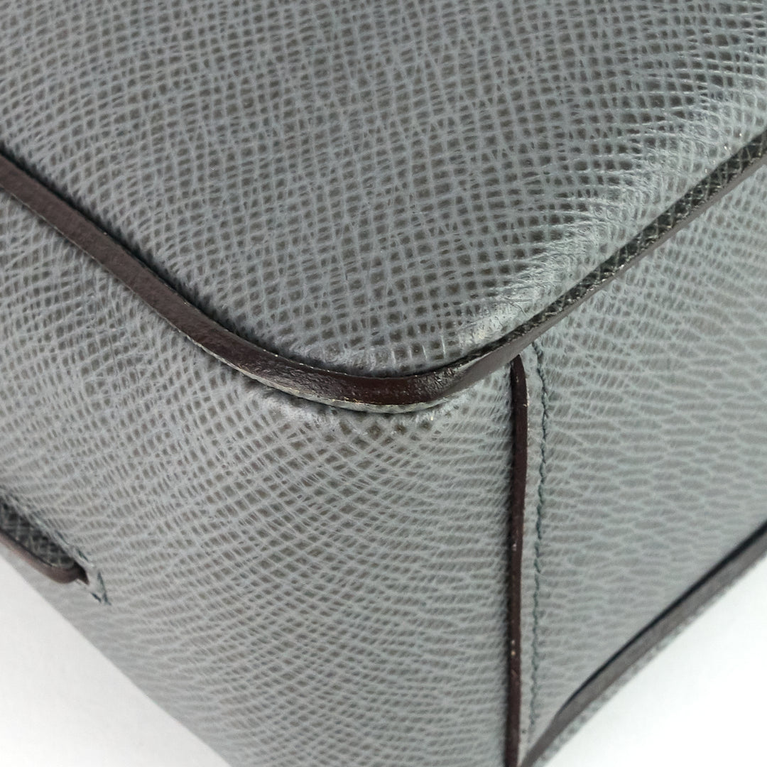 roman mm taiga leather messenger bag