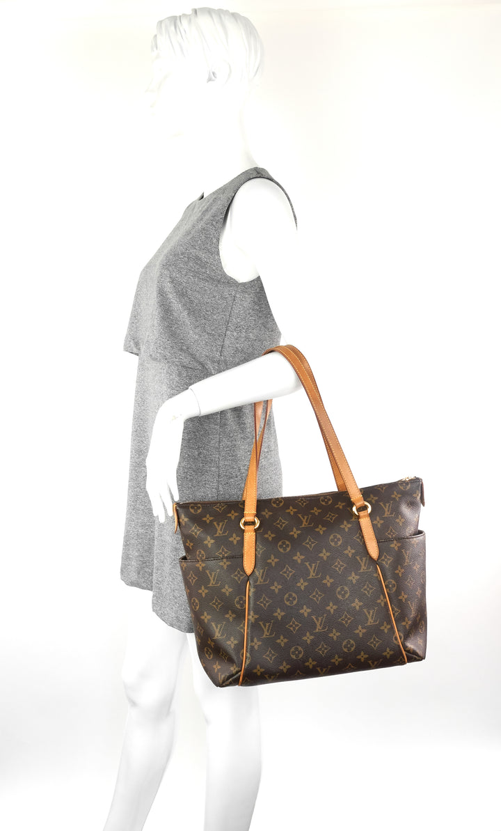 totally mm monogram canvas tote bag