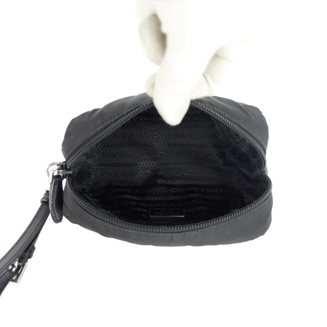 tessuto nylon pouch with wristlet
