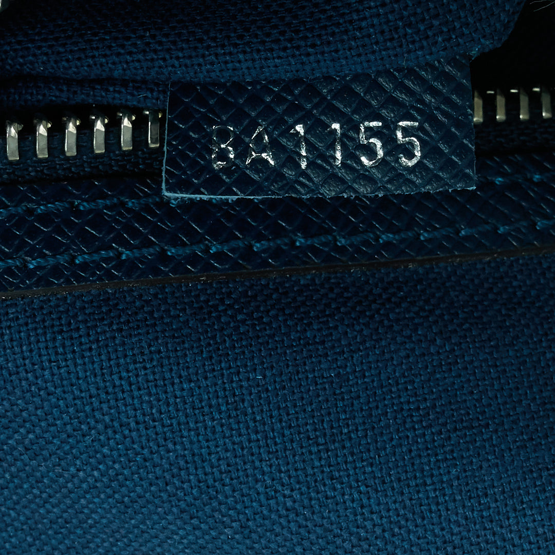 roman mm taiga leather messenger bag