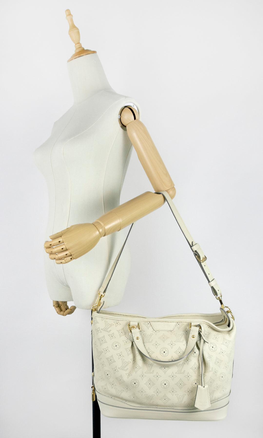Auth Louis Vuitton Stellar Handbag Mahina Leather gm Slategray