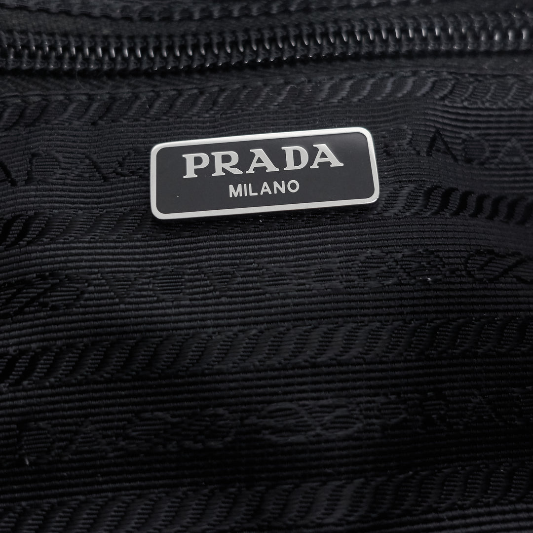 tessuto nylon pouch with wristlet