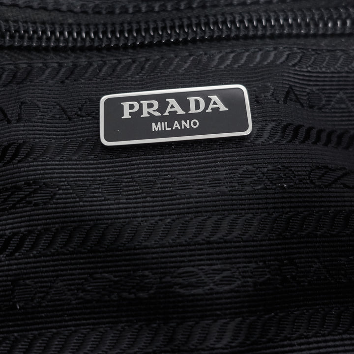 tessuto nylon pouch with wristlet