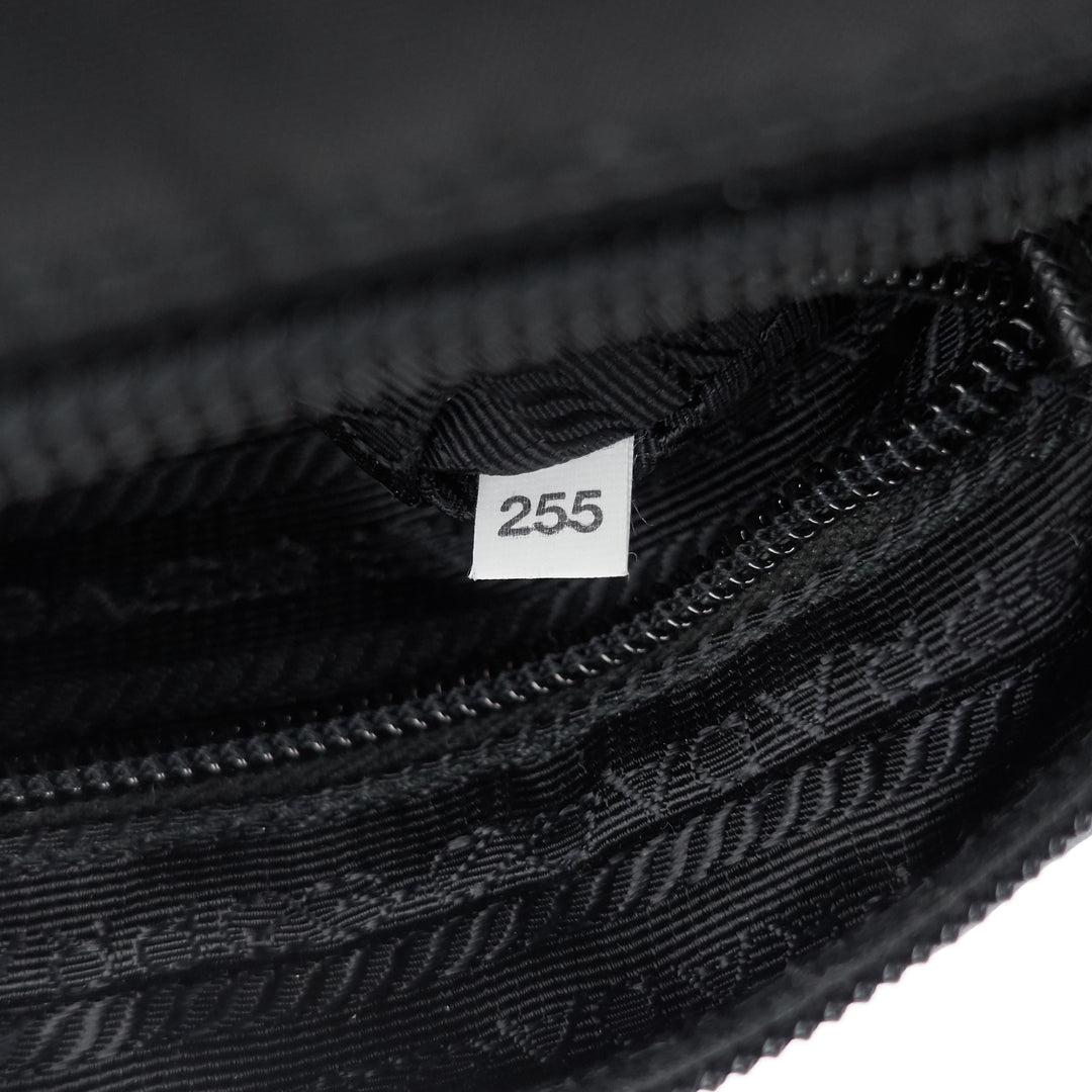 tessuto nylon pouch with wristlet