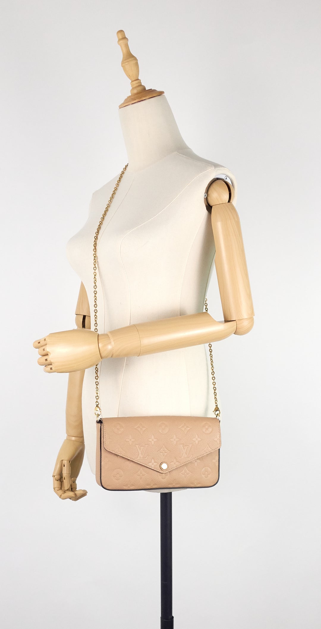 pochette félicie monogram empreinte leather chain wallet bag