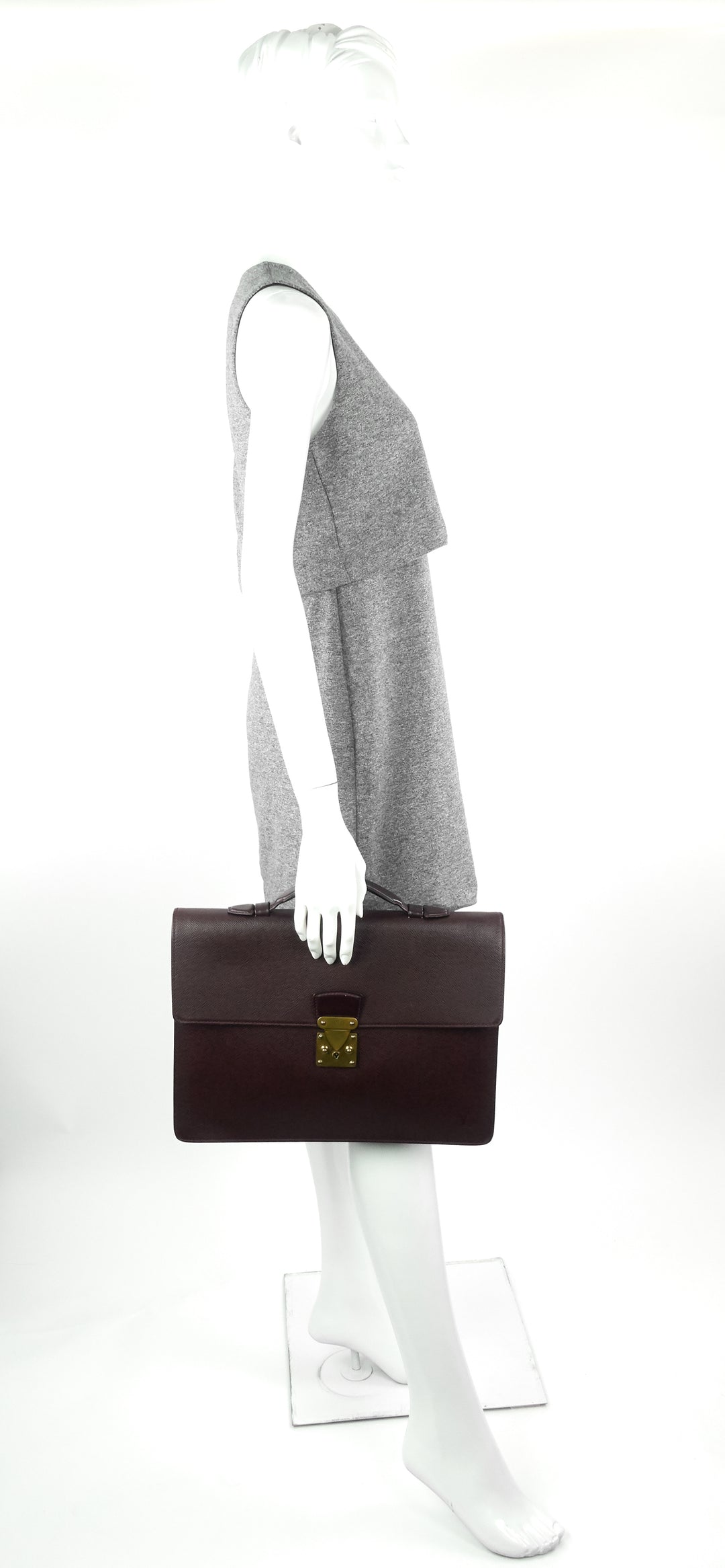 Louis Vuitton, a Taiga 'Serviette Kourad' briefcase, 2007. - Bukowskis