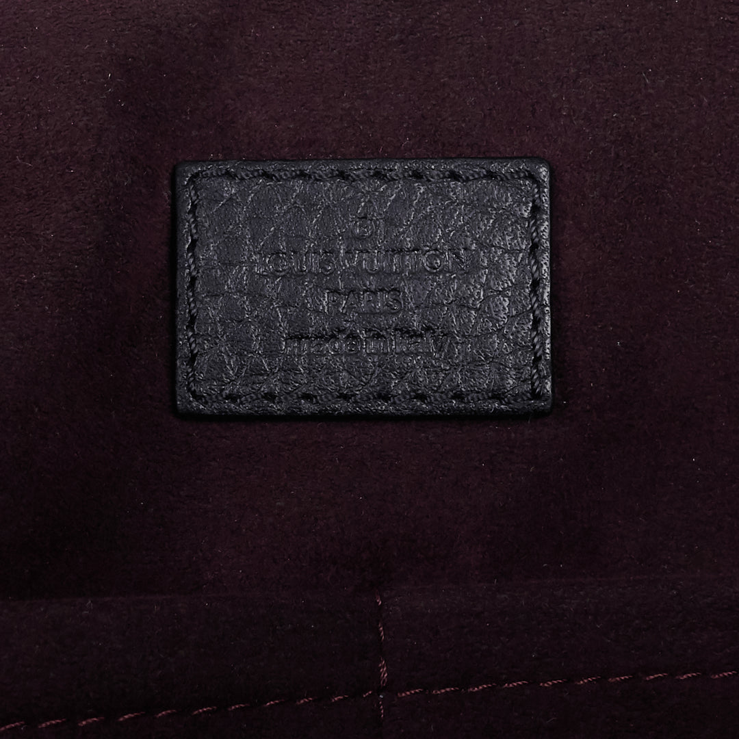 armand taurillon leather messenger bag