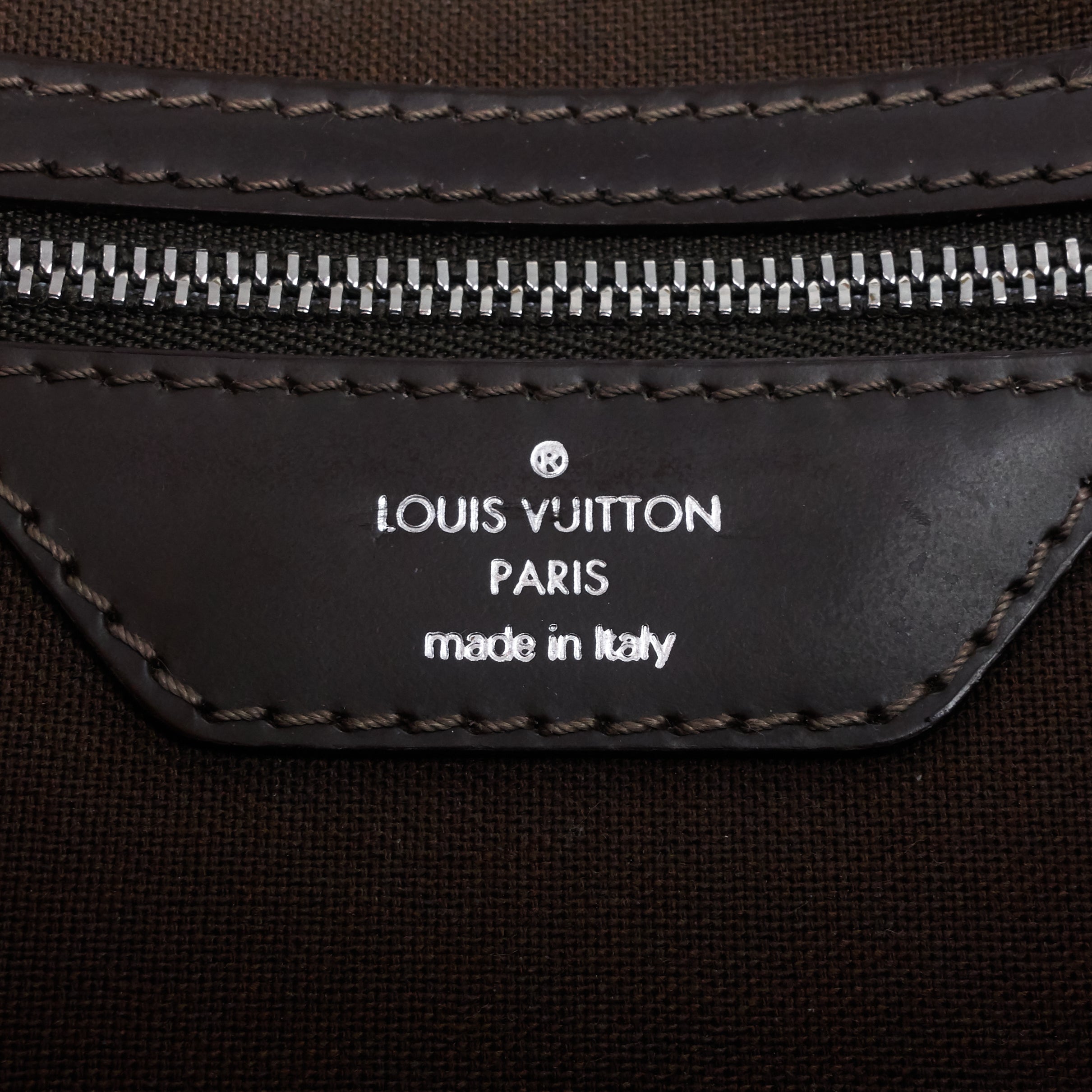 Louis Vuitton Taiga Sasha Messenger Bag - Black Messenger