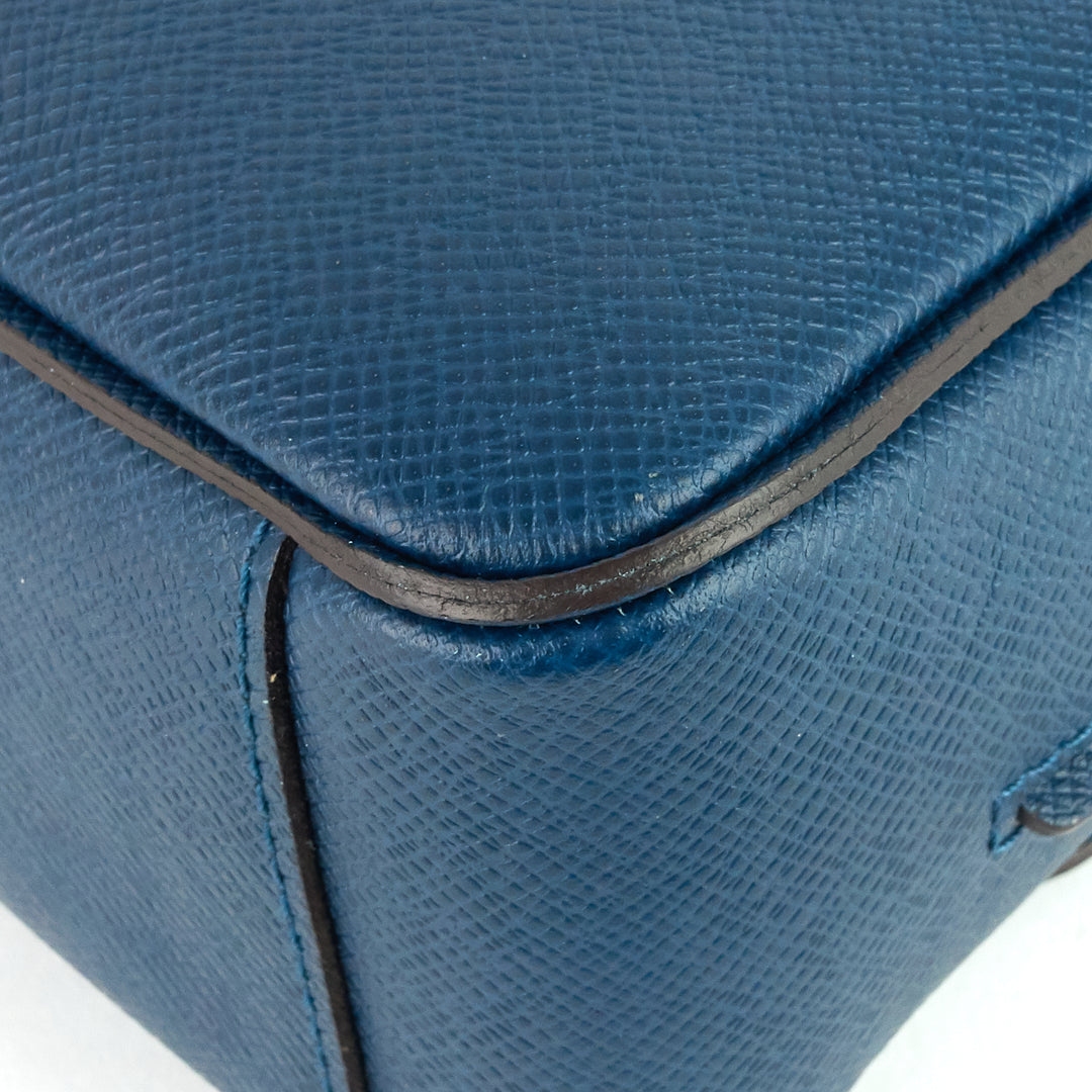 roman mm taiga leather messenger bag