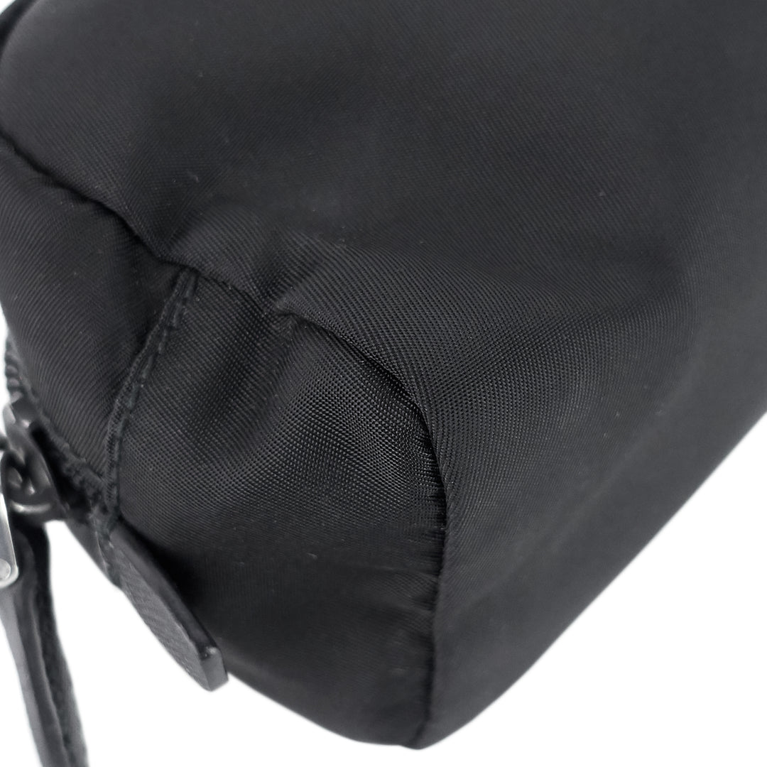 tessuto nylon pouch with wristlet