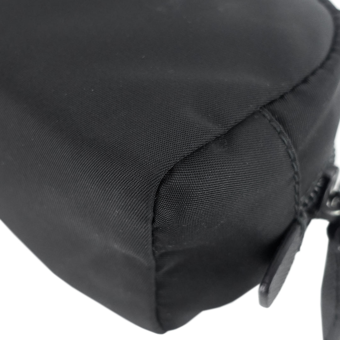 tessuto nylon pouch with wristlet