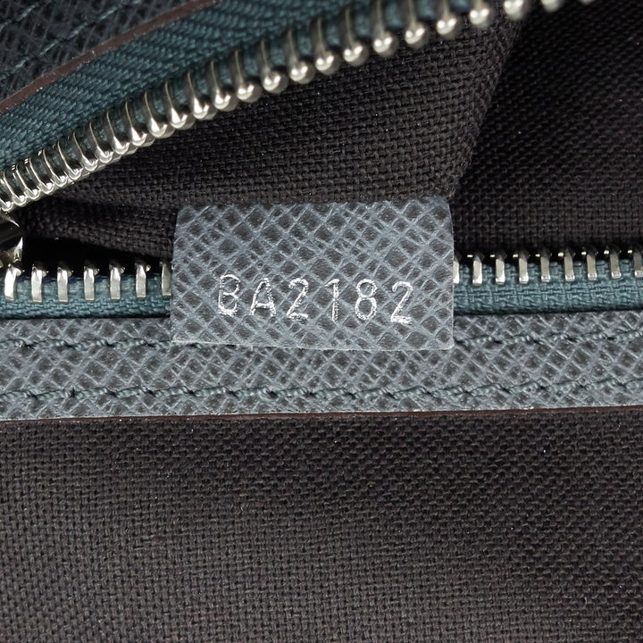 roman mm taiga leather messenger bag