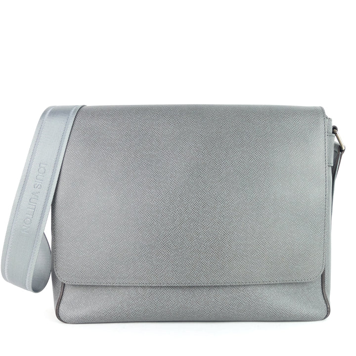 roman mm taiga leather messenger bag