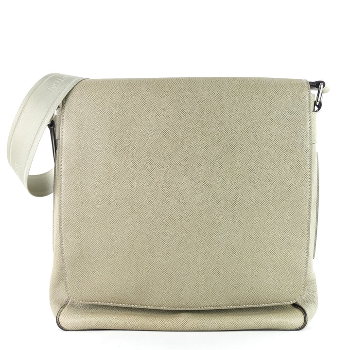 milo taiga leather messenger bag