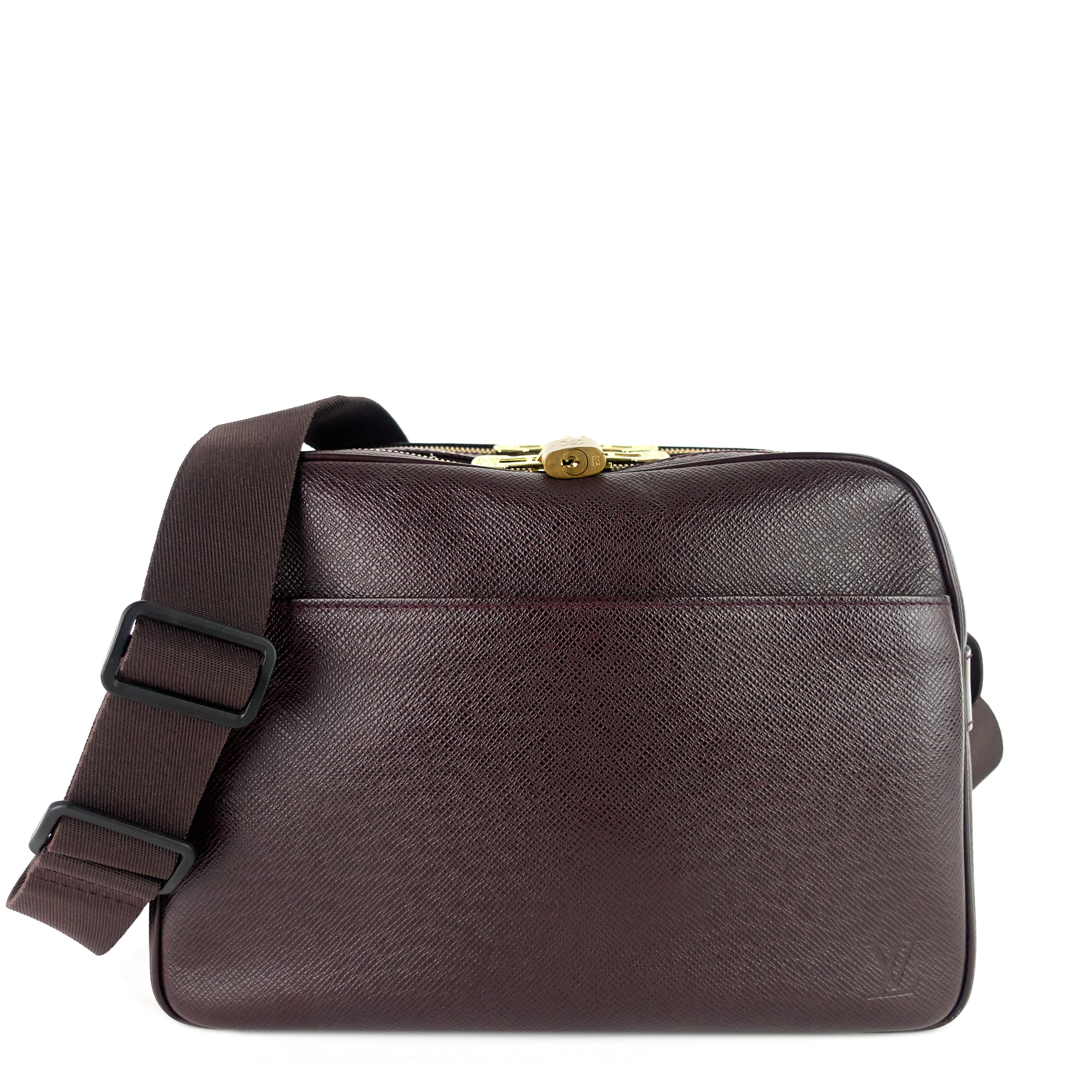 Louis Vuitton Reporter PM Taiga Leather Messenger Bag – Poshbag
