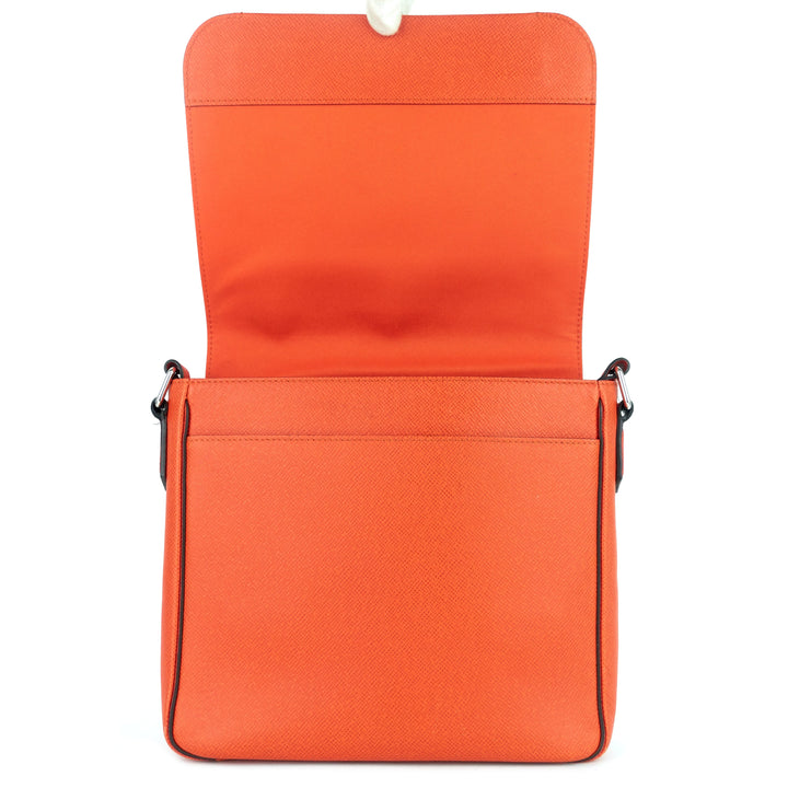 roman pm nm taiga leather messenger bag