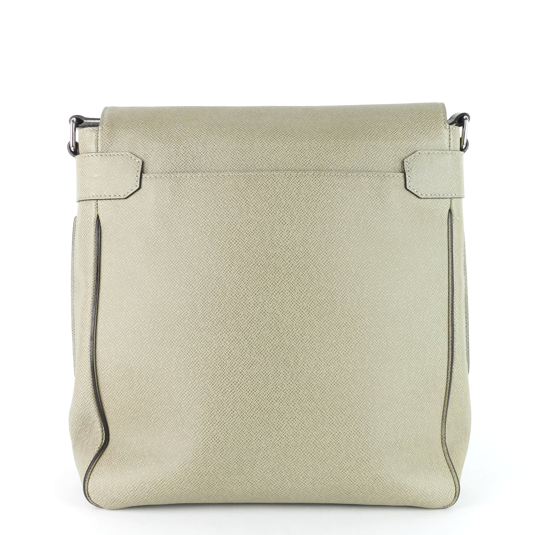 milo taiga leather messenger bag