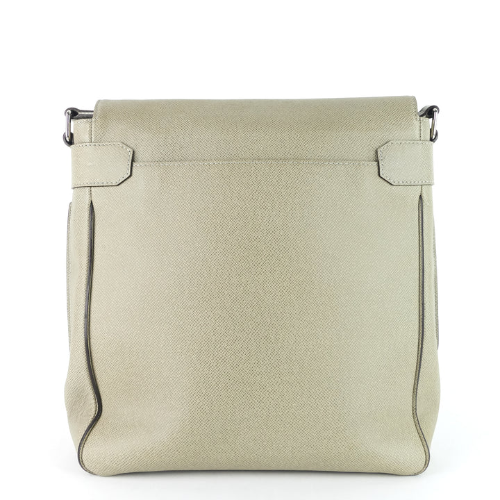 milo taiga leather messenger bag